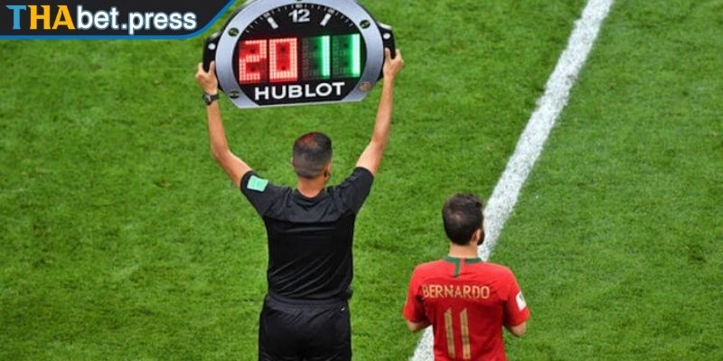 Kèo Thay Người Là Gì? Chiến Thuật Phân Tích Chuẩn Từ THABET 1 Kèo thay người là gì?