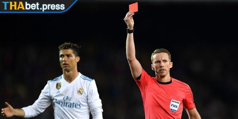 Kèo Thẻ Đỏ THABET - Cách Chơi Và Chiến Thuật Soi Hiệu Quả 3 Kết hợp với thống kê thẻ phạt mùa giải